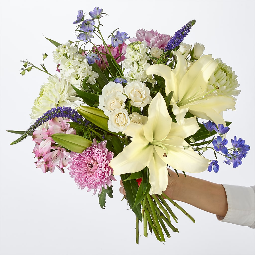 Winter Celebration Bouquet – Halstead Floral At The Plaza, Halstead KS