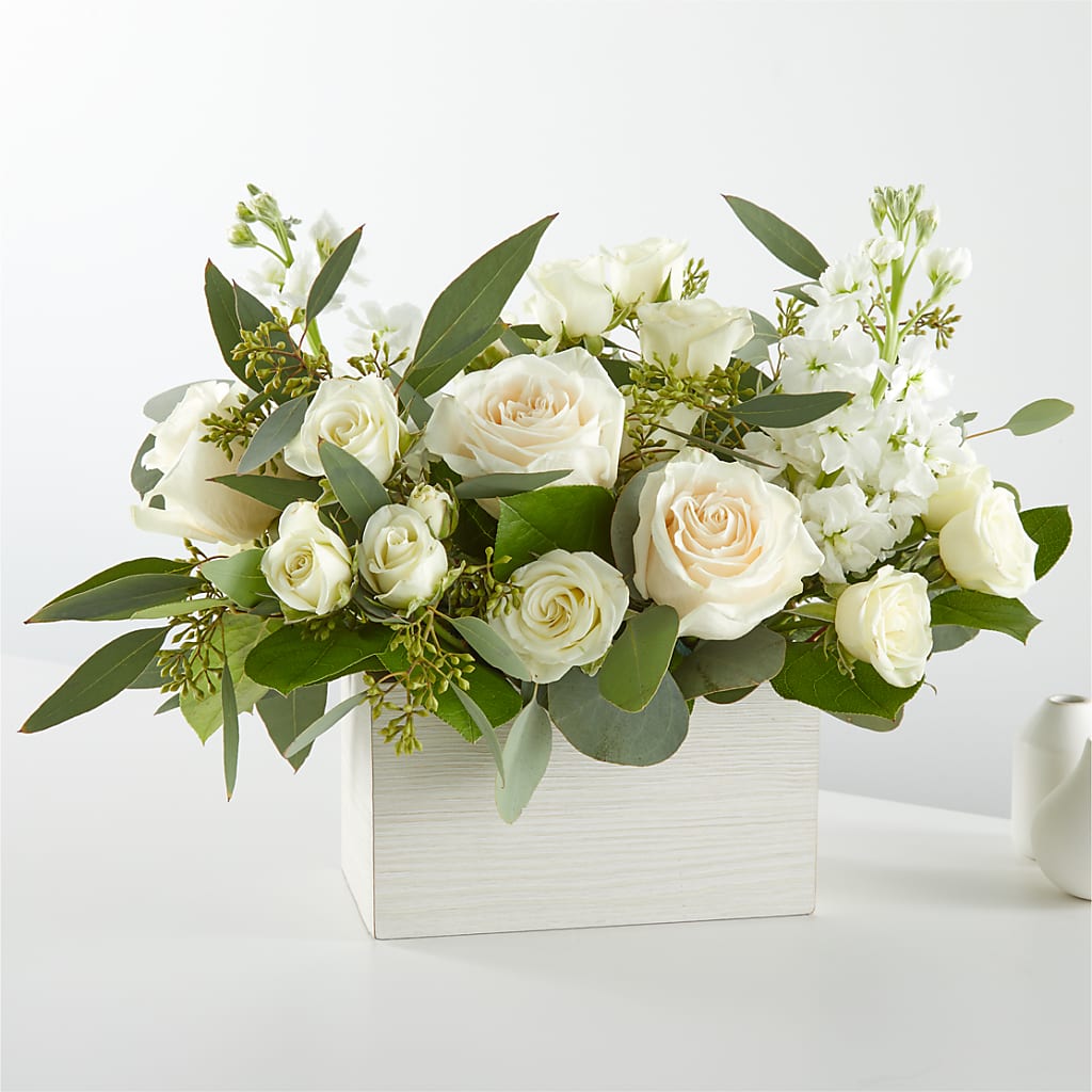 Fresh Linen Box Bouquet – Halstead Floral At The Plaza, Halstead KS
