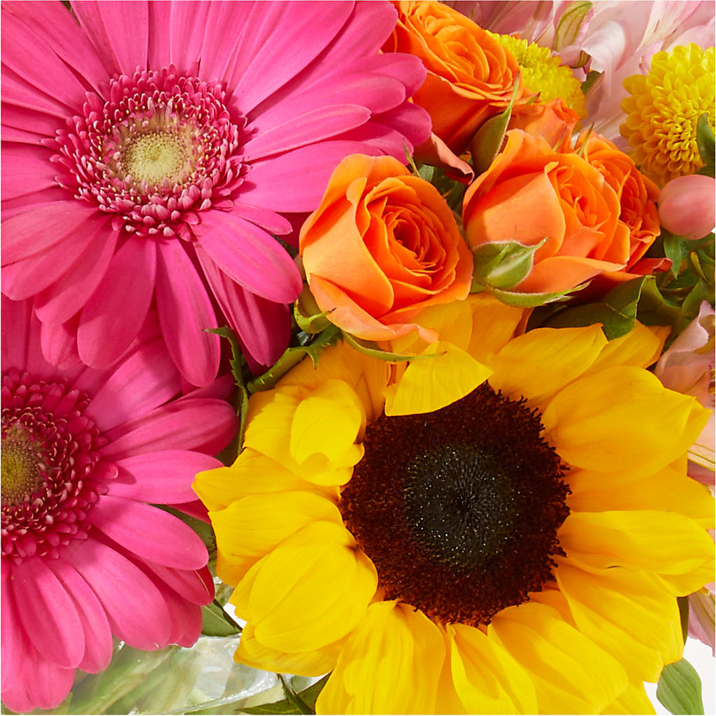 Florist Original Mixed Bouquet – Halstead Floral At The Plaza, Halstead KS