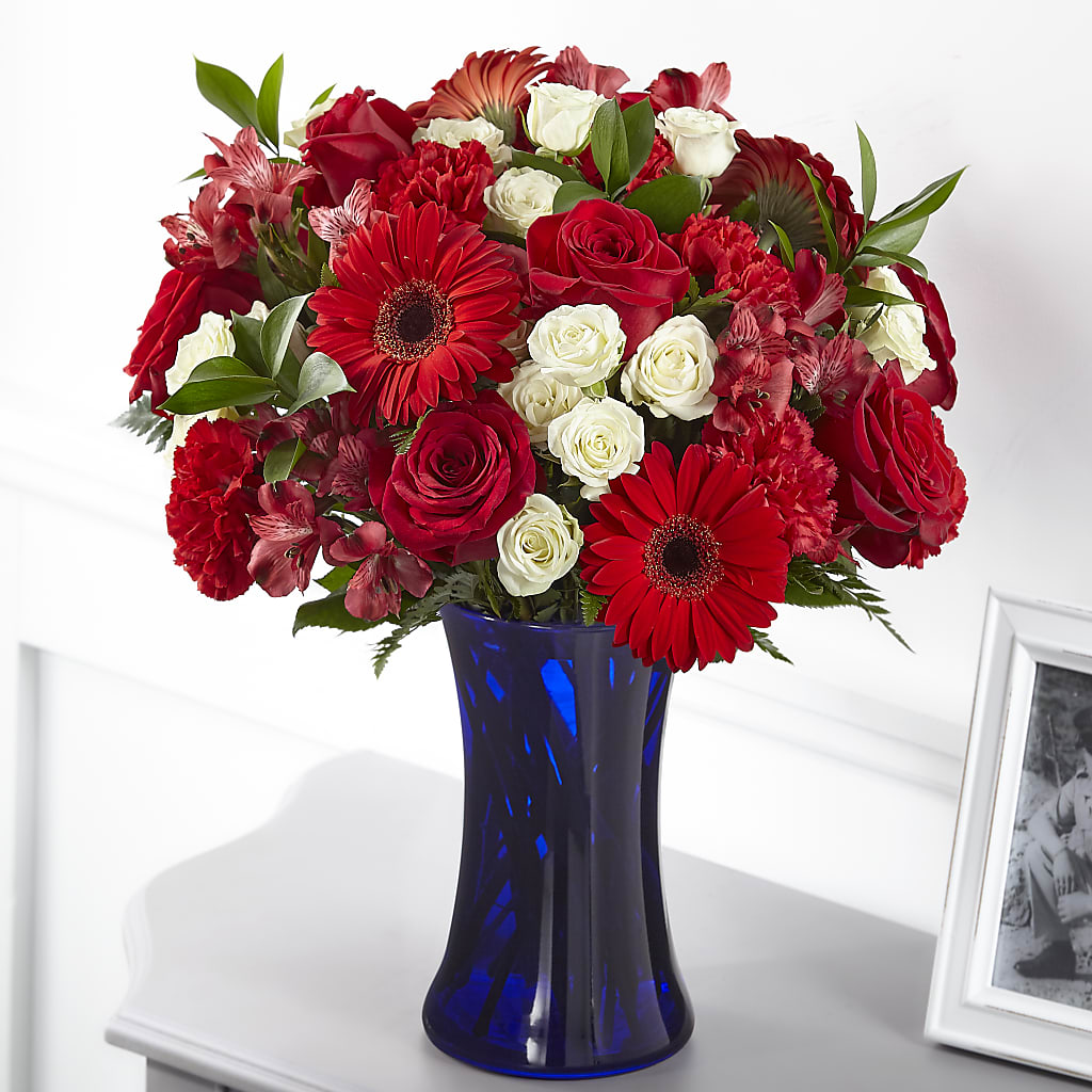 Hearts Embrace Bouquet – Halstead Floral At The Plaza, Halstead KS