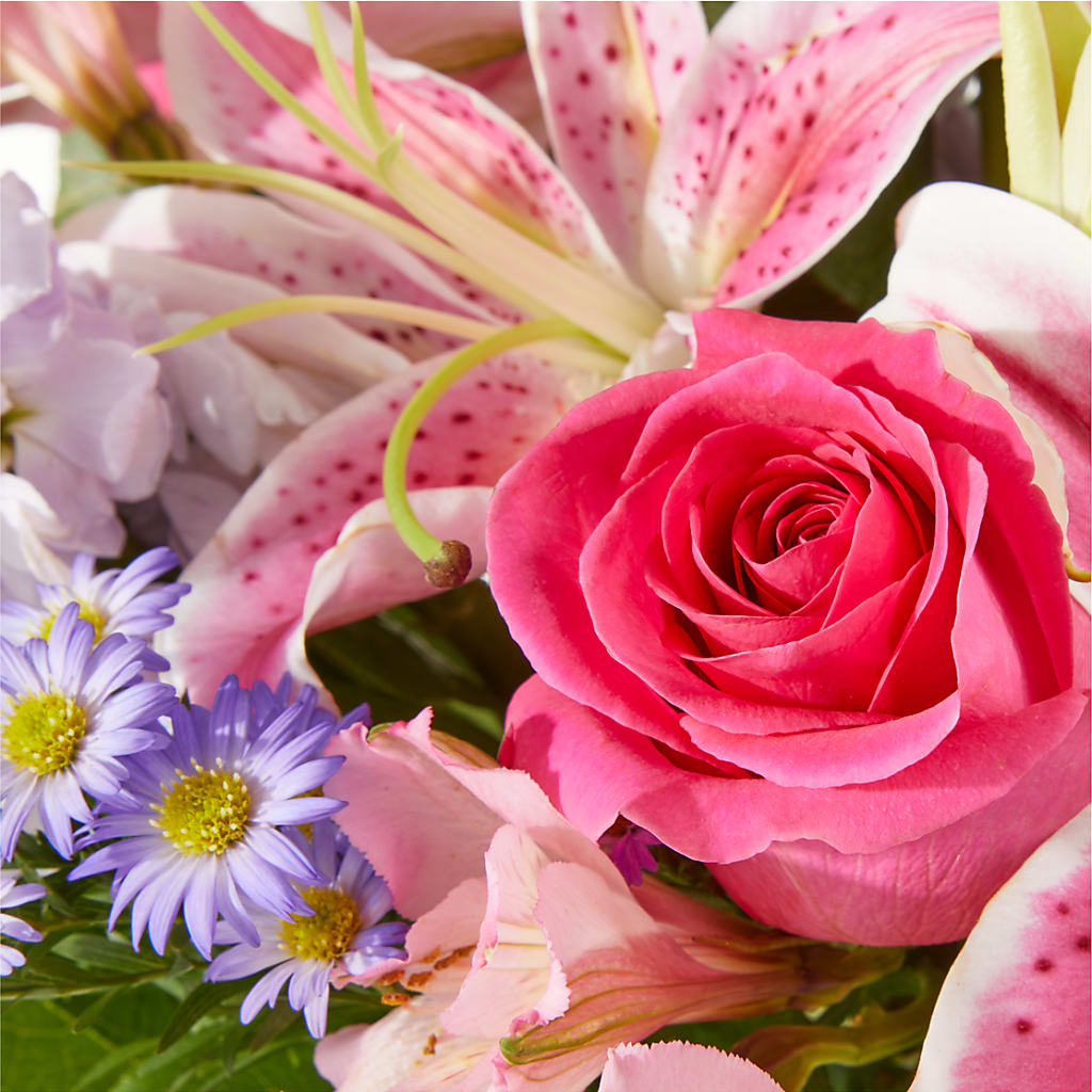 Pressing Petals Bouquet –  Halstead Floral At The Plaza, Halstead KS