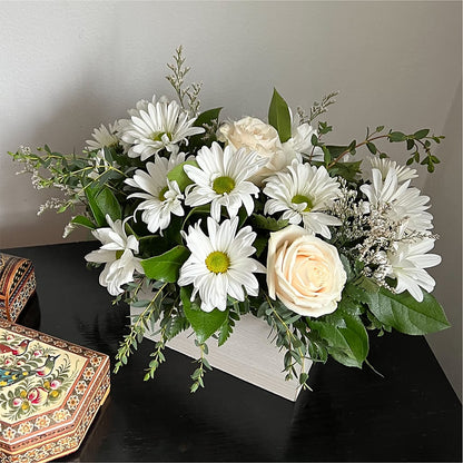 Fresh Linen Box Bouquet –  Halstead Floral At The Plaza, Halstead KS