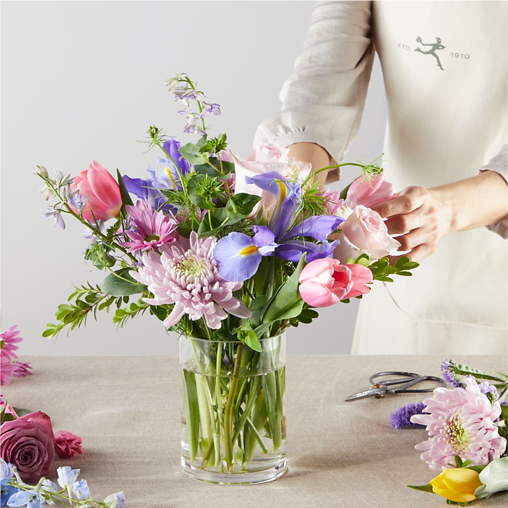 Pastel Tradition - A Florist Original –  Halstead Floral At The Plaza, Halstead KS