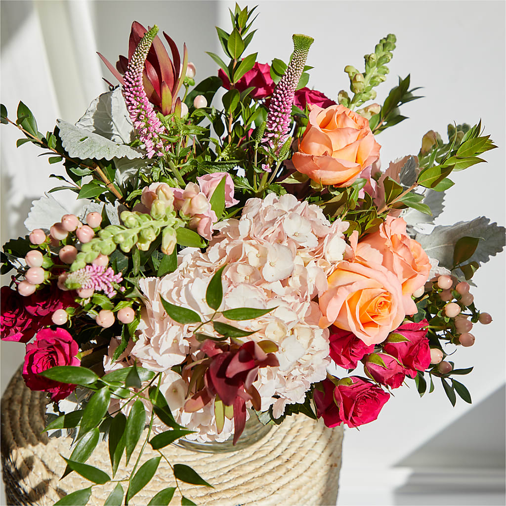 Glitz & Glam Bouquet –  Halstead Floral At The Plaza, Halstead KS
