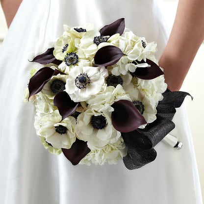 To Have and To Hold Bouquet –  Halstead Floral At The Plaza, Halstead KS